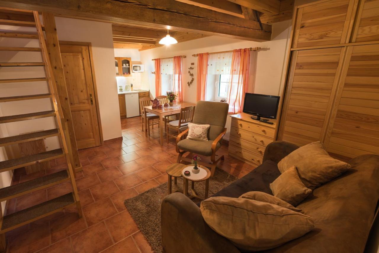 Apartmany Adrspach " U Kozaru " Teplice nad Metuji Exterior photo